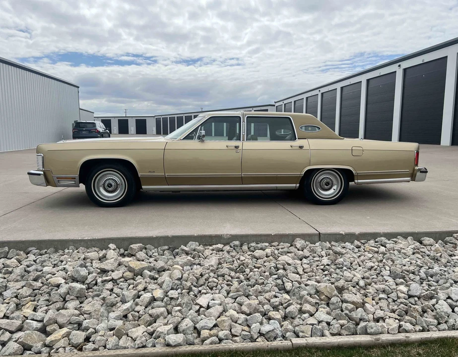1979 Lincoln Continental 5th Gen - Image 12 of 31