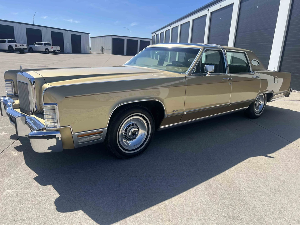 1979 Lincoln Continental 5th Gen - Image 11 of 31