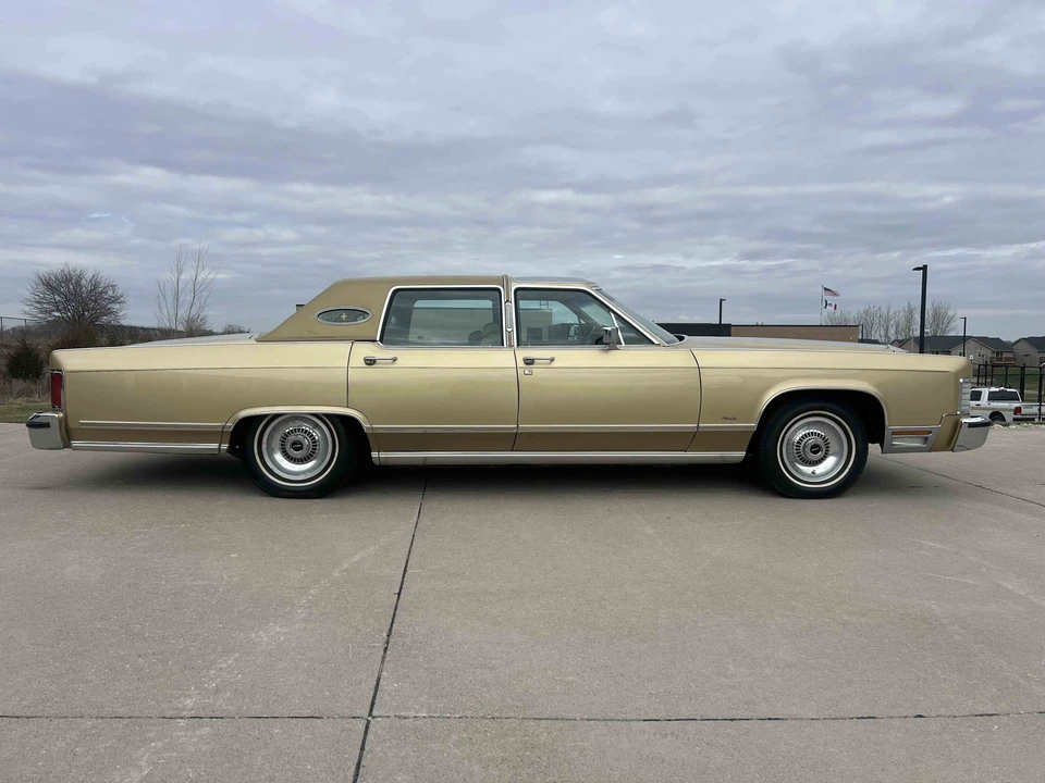 1979 Lincoln Continental 5th Gen - Image 10 of 31