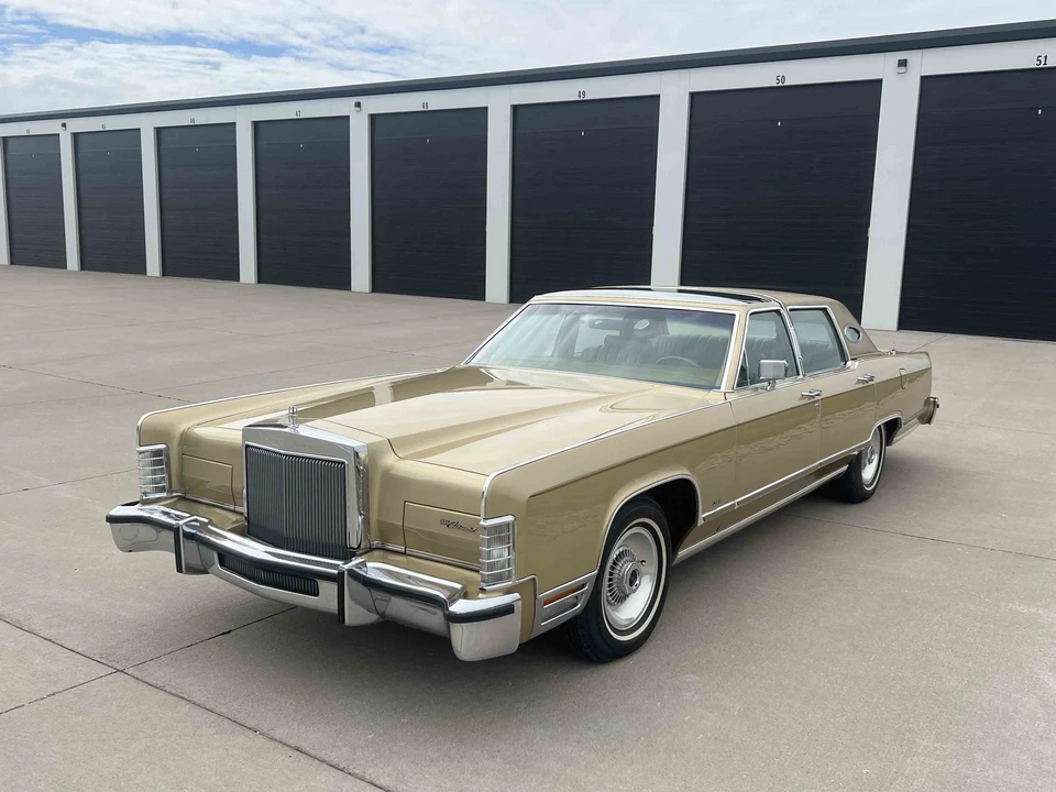 1979 Lincoln Continental 5th Gen - Image 2 of 31