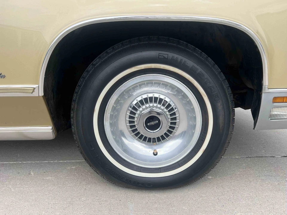 1979 Lincoln Continental 5th Gen - Image 25 of 31