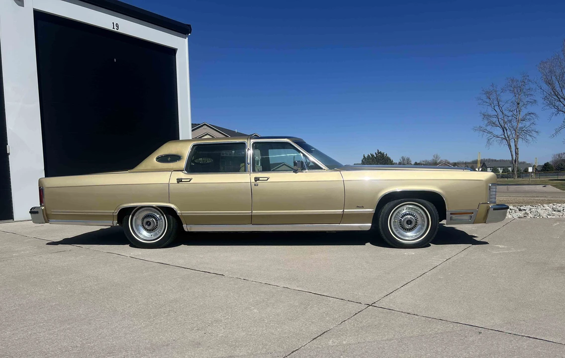 1979 Lincoln Continental 5th Gen - Image 9 of 31