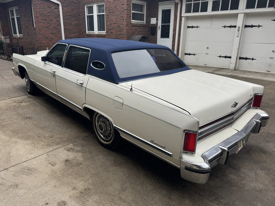 1979 Lincoln Continental 5th Gen - Image 11 of 31