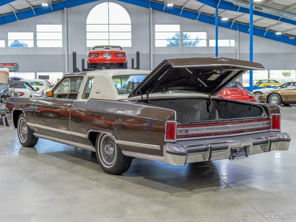 1979 Lincoln Continental 5th Gen - Image 15 of 21