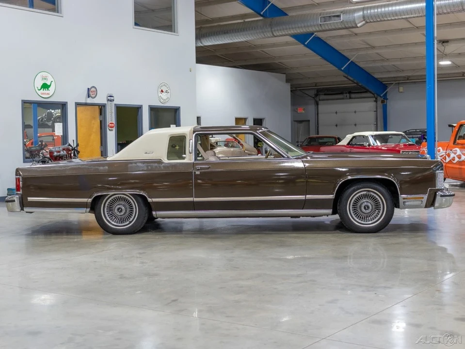 1979 Lincoln Continental 5th Gen - Image 8 of 21