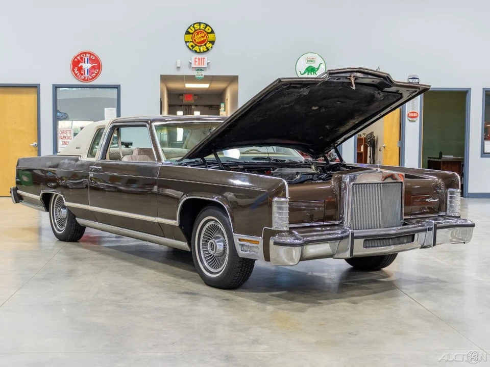 1979 Lincoln Continental 5th Gen - Image 9 of 21