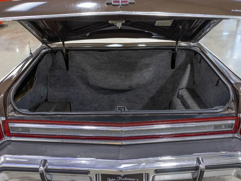 1979 Lincoln Continental 5th Gen - Image 18 of 21