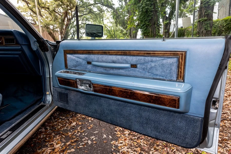 1979 Lincoln Continental 5th Gen - Image 27 of 31