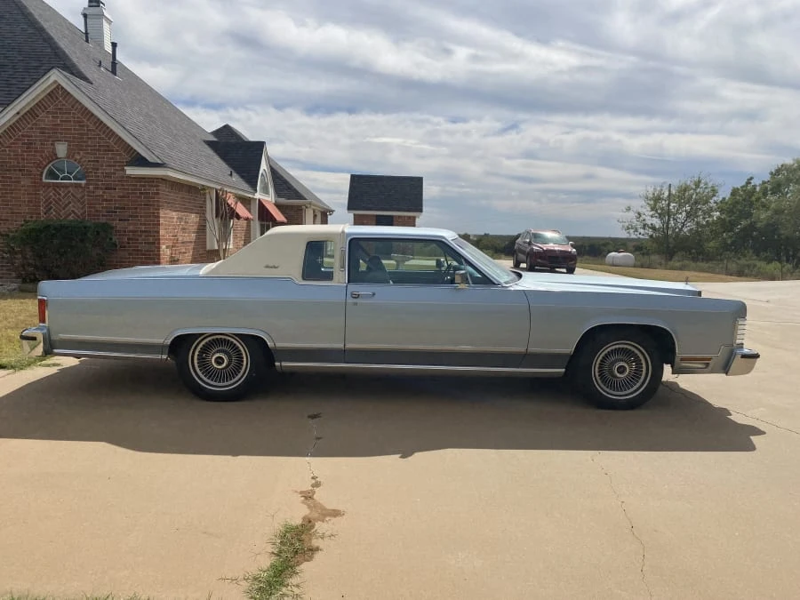 1979 Lincoln Continental 5th Gen - Image 2 of 17