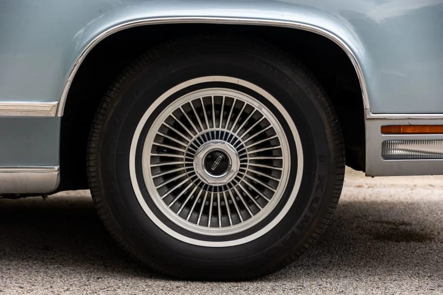 1979 Lincoln Continental 5th Gen - Image 15 of 31