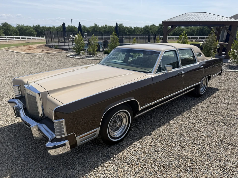 1979 Lincoln Continental 5th Gen - Image 2 of 31