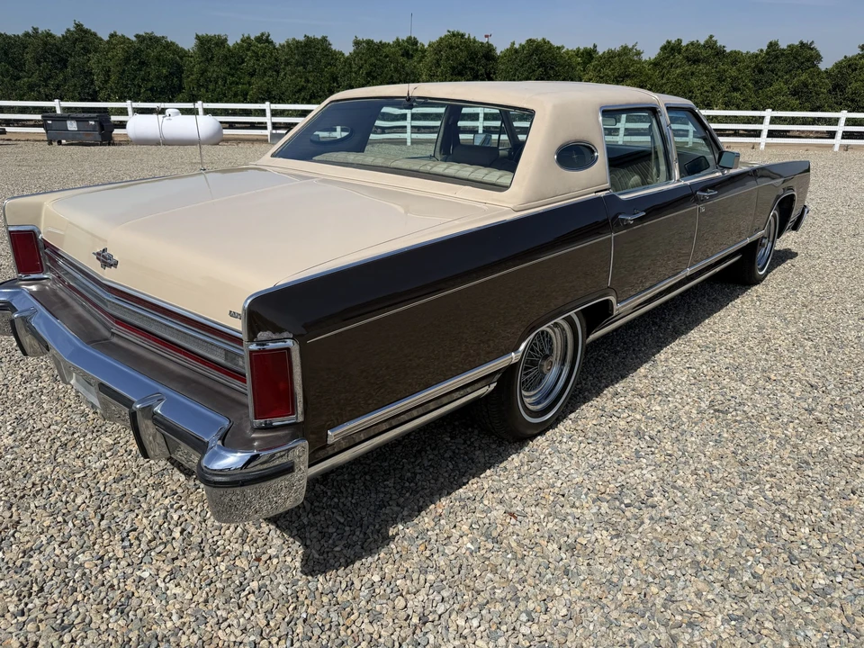 1979 Lincoln Continental 5th Gen - Image 9 of 31
