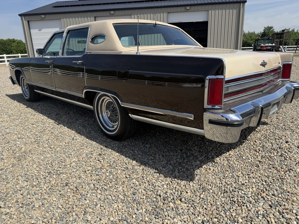 1979 Lincoln Continental 5th Gen - Image 15 of 31