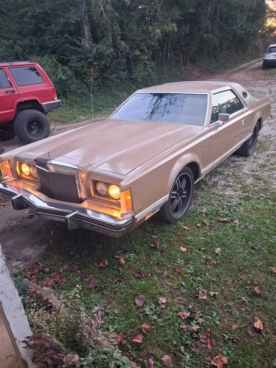1979 Lincoln Continental Mark V - Image 4 of 12
