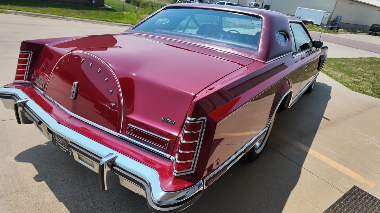 1979 Lincoln Continental Mark V - Image 8 of 31