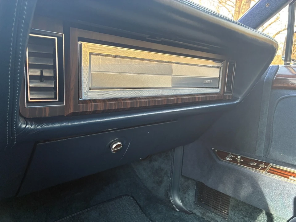 1979 Lincoln Continental Mark V - Image 11 of 21