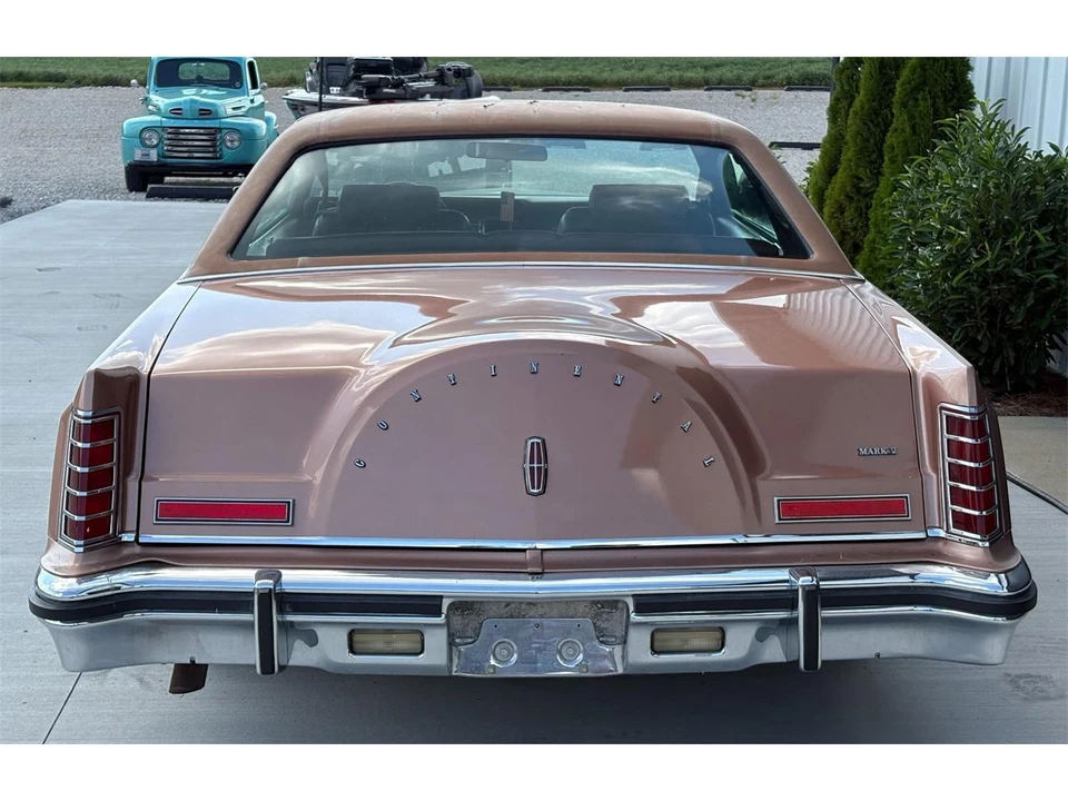 1979 Lincoln Continental Mark V - Image 9 of 27