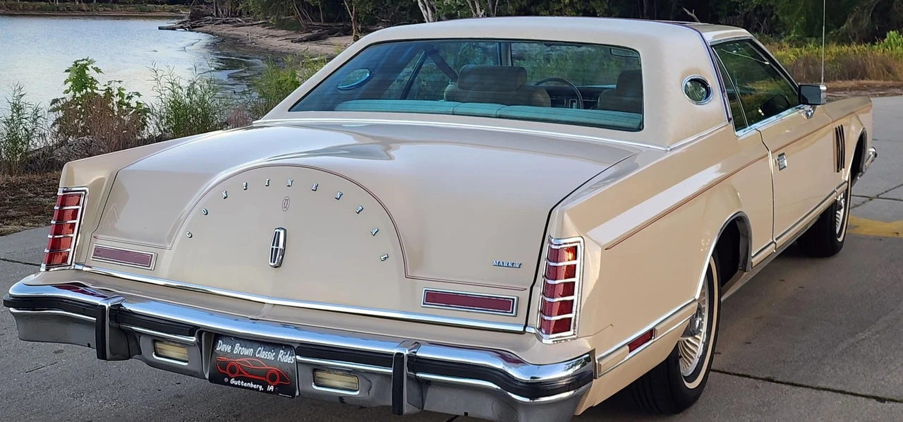 1979 Lincoln Continental Mark V - Image 15 of 21