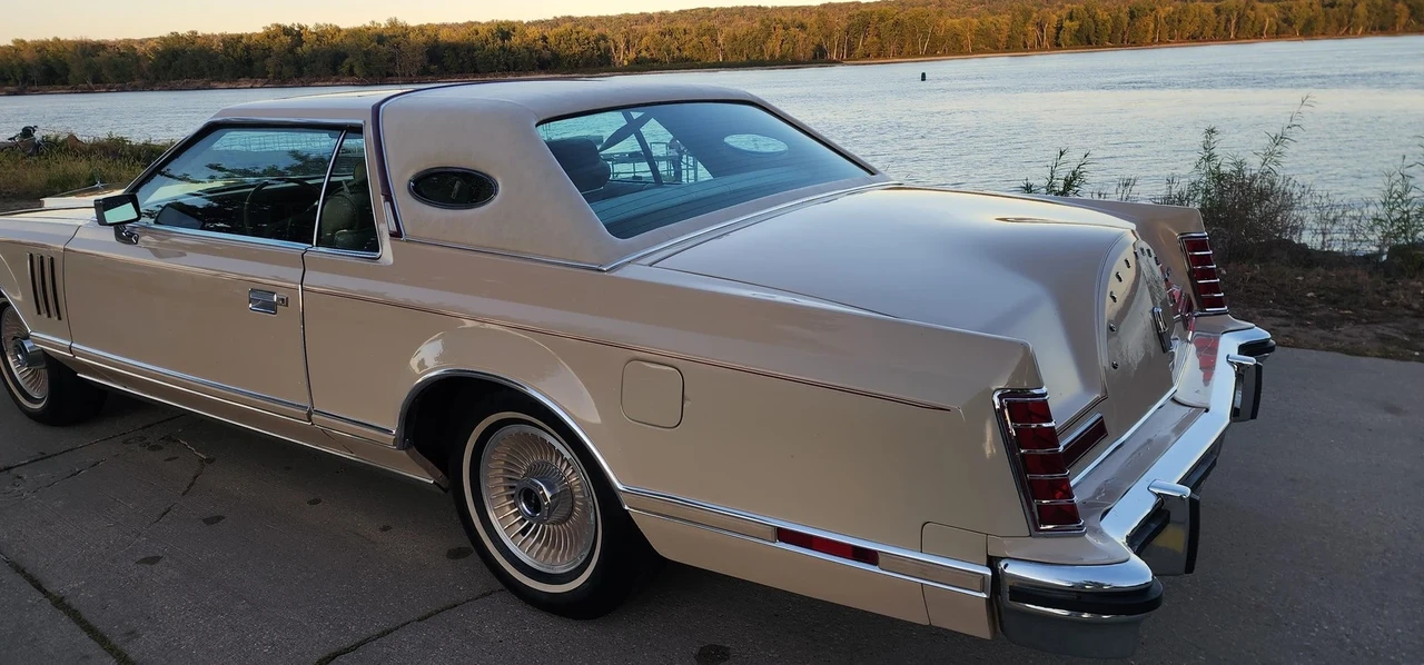 1979 Lincoln Continental Mark V - Image 9 of 21
