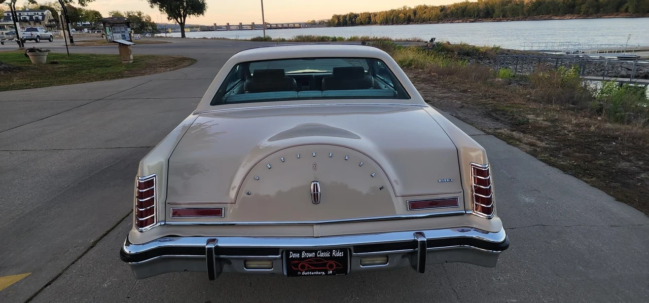 1979 Lincoln Continental Mark V - Image 11 of 21