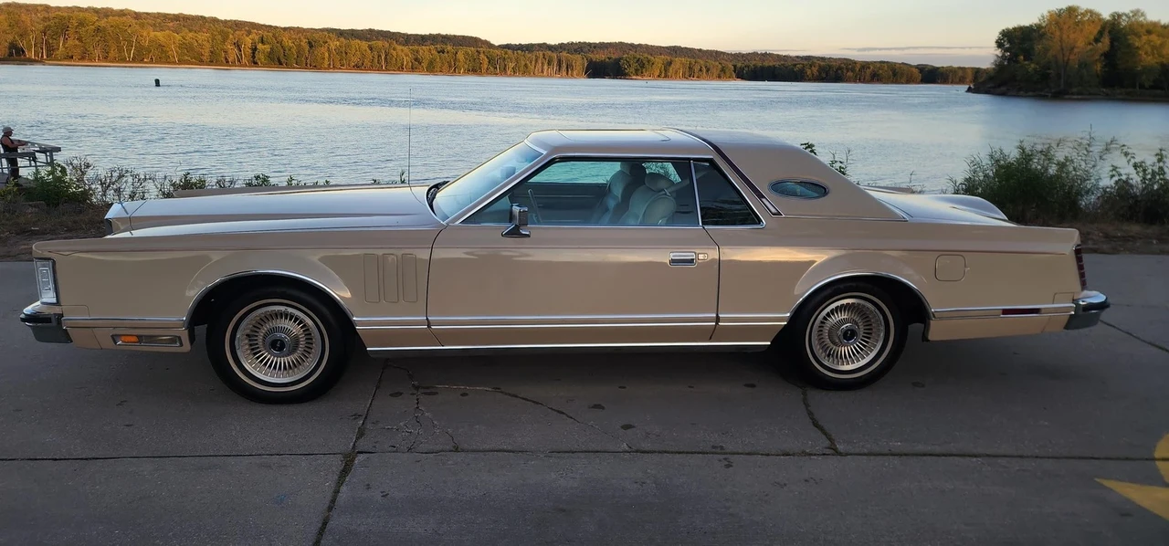 1979 Lincoln Continental Mark V - Image 2 of 21