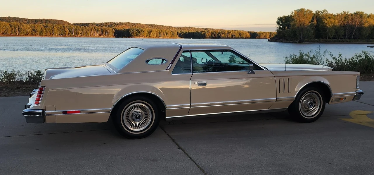 1979 Lincoln Continental Mark V - Image 17 of 21