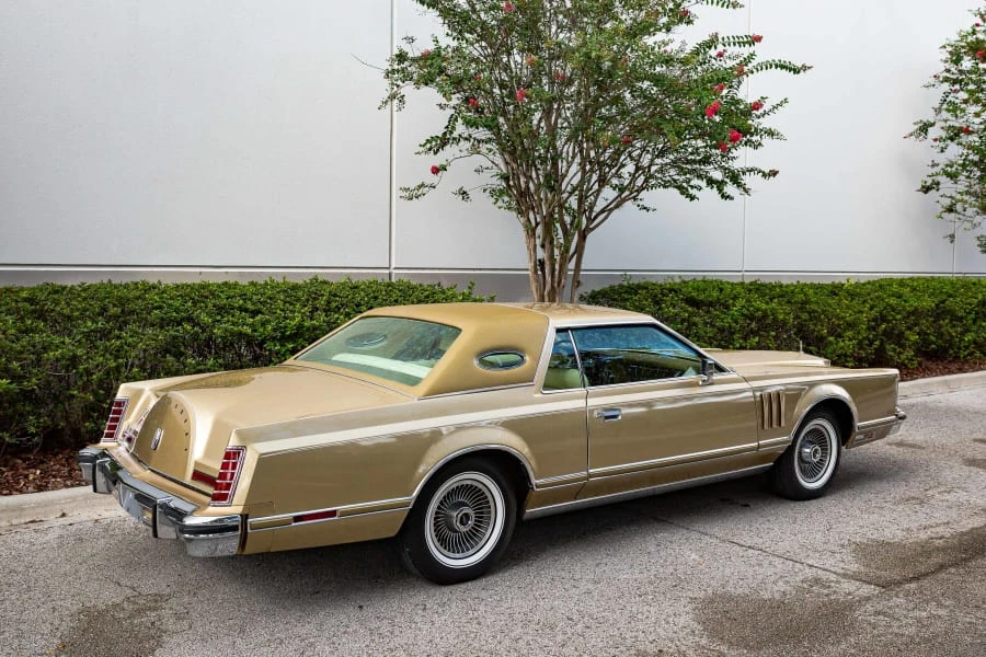 1979 Lincoln Continental Mark V - Image 2 of 12