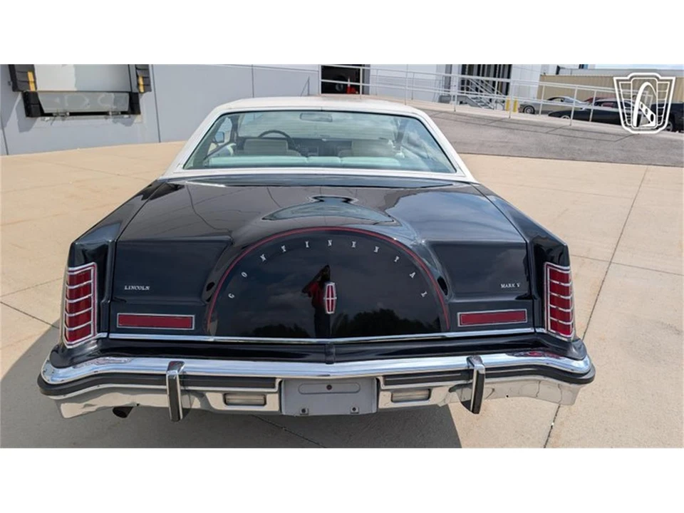1979 Lincoln Continental Mark V - Image 11 of 31