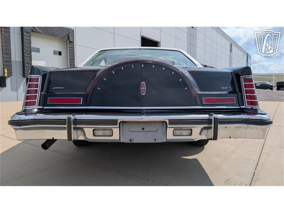 1979 Lincoln Continental Mark V - Image 13 of 31