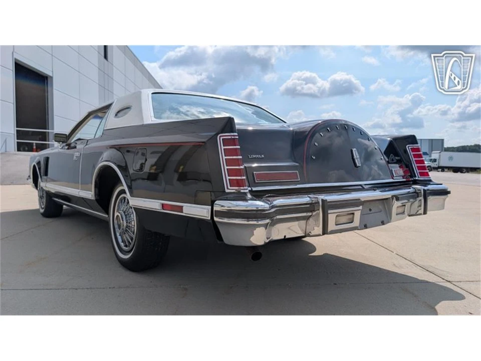 1979 Lincoln Continental Mark V - Image 10 of 31