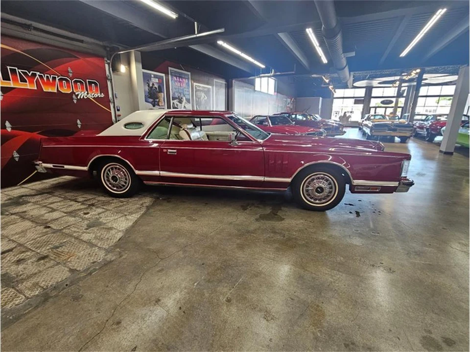 1979 Lincoln Continental Mark V - Image 10 of 31