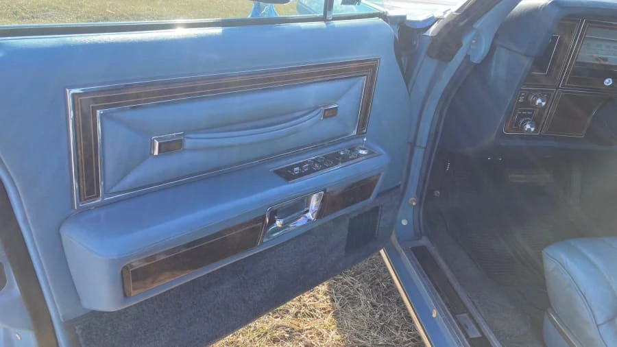 1979 Lincoln Town Car - Image 17 of 30