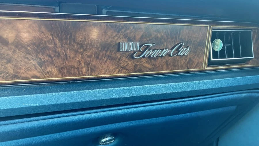 1979 Lincoln Town Car - Image 19 of 30