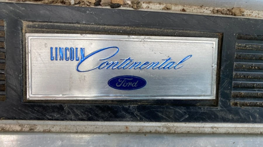 1979 Lincoln Town Car - Image 28 of 30