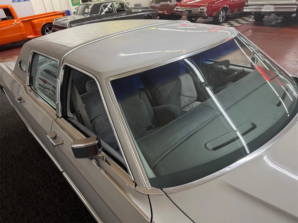 1979 Lincoln Town Car - Image 10 of 31