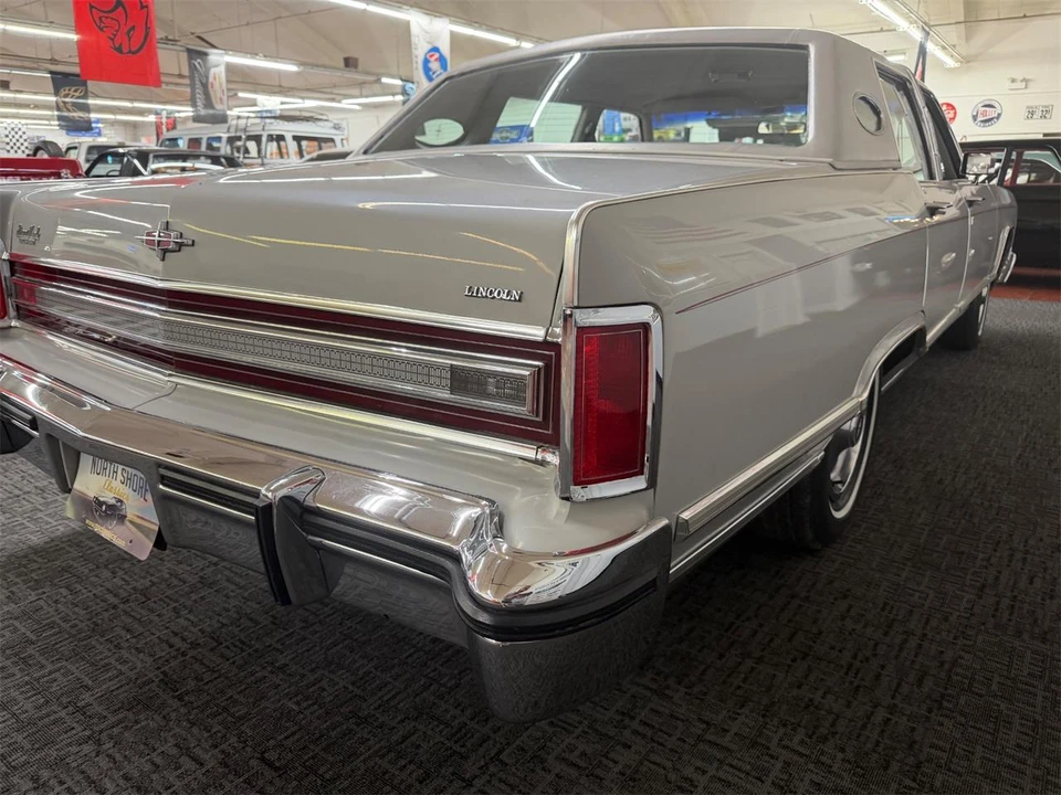 1979 Lincoln Town Car - Image 25 of 31