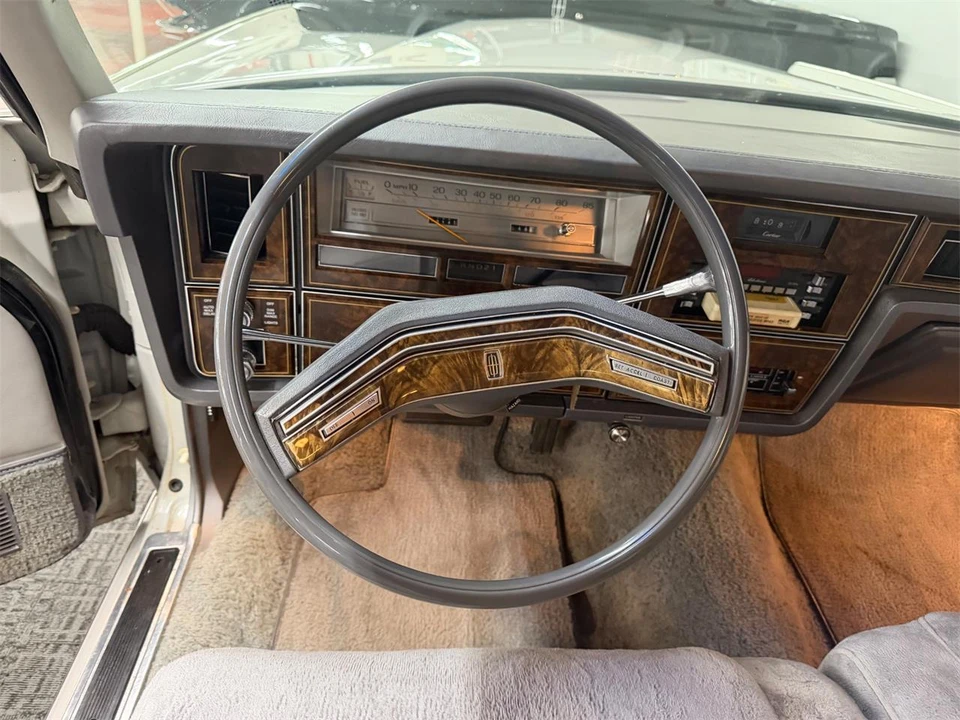 1979 Lincoln Town Car - Image 28 of 31