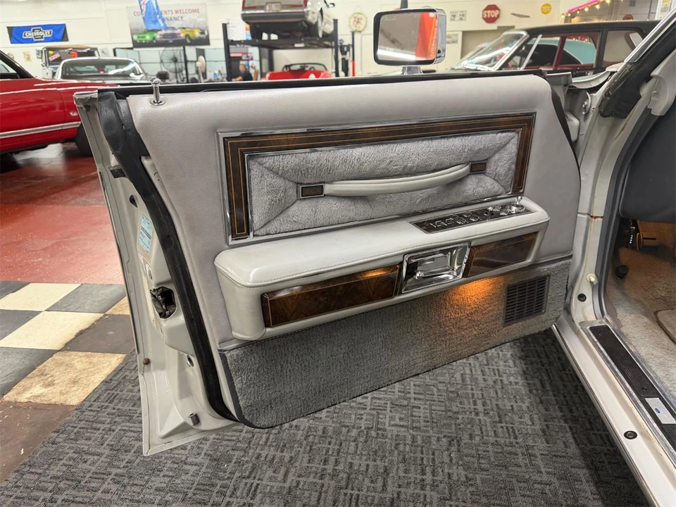 1979 Lincoln Town Car - Image 31 of 31