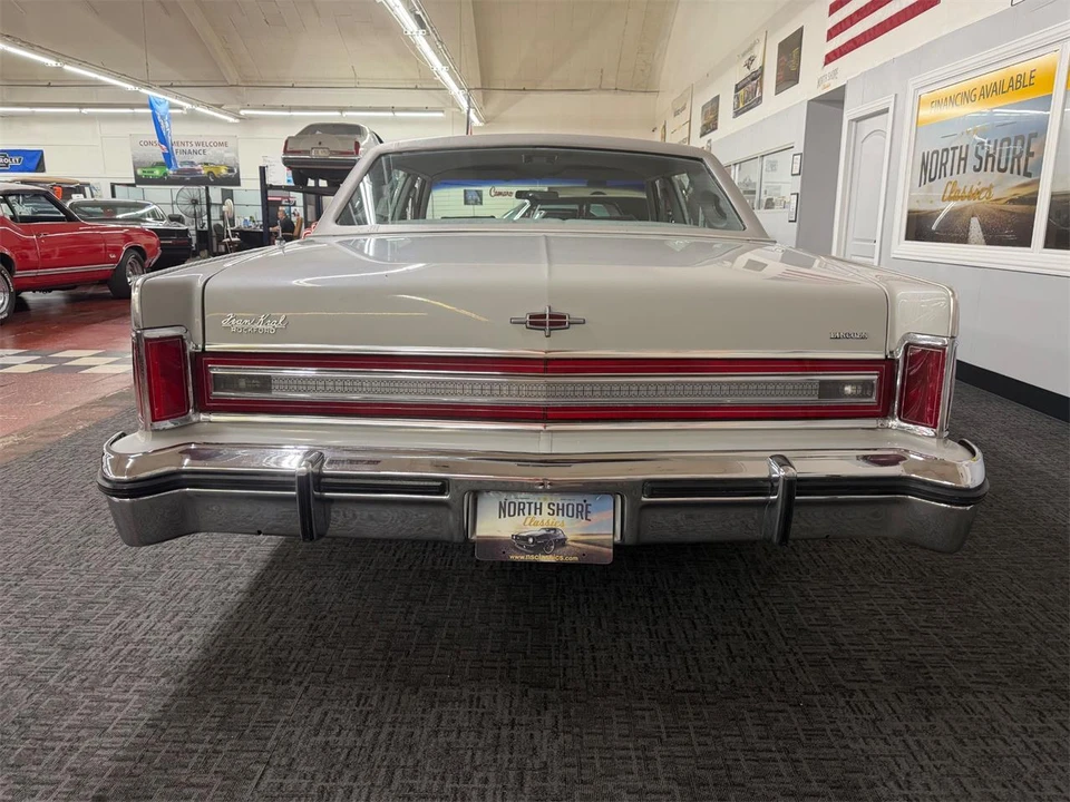 1979 Lincoln Town Car - Image 13 of 31