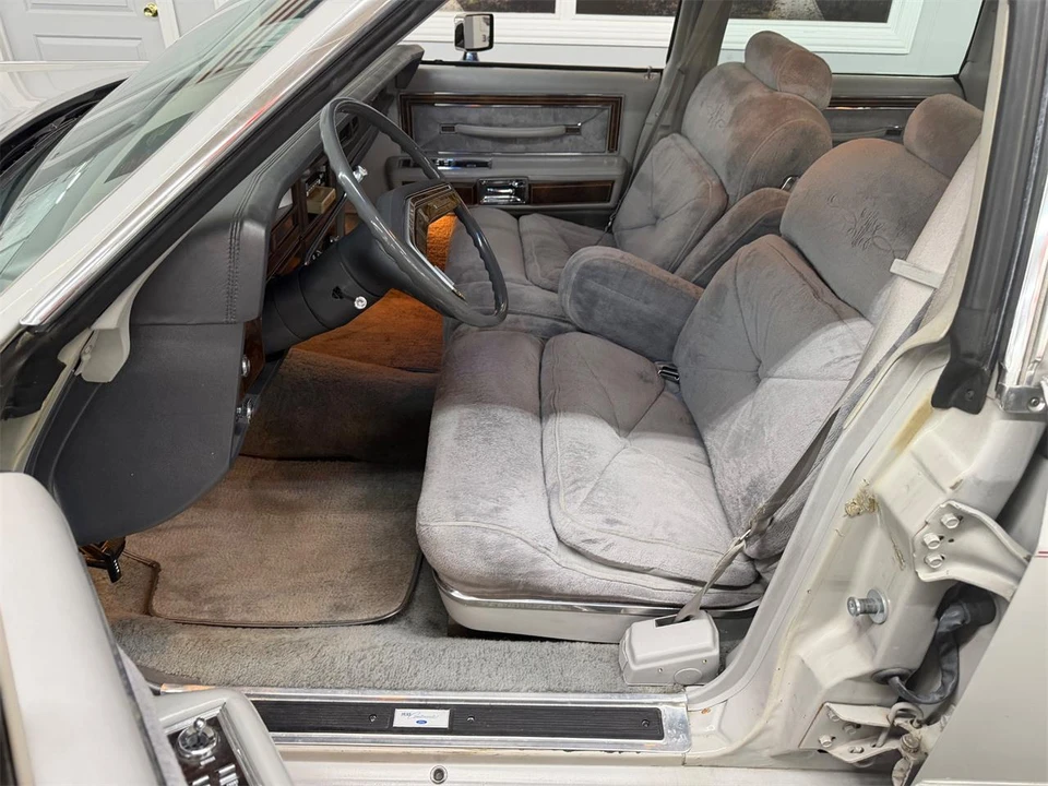 1979 Lincoln Town Car - Image 26 of 31