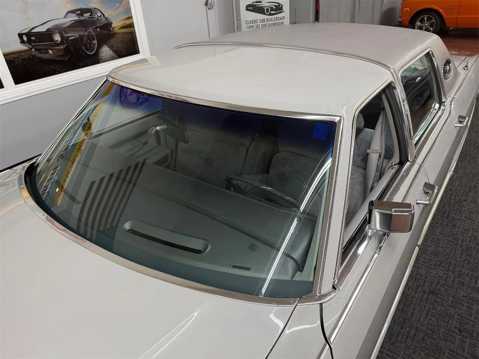 1979 Lincoln Town Car - Image 9 of 31