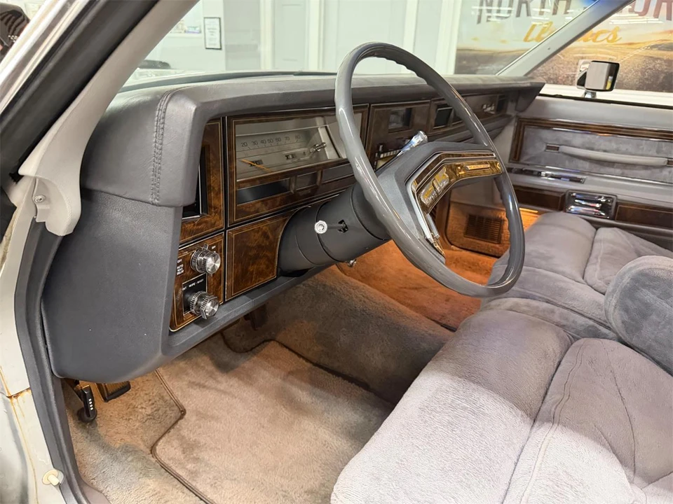1979 Lincoln Town Car - Image 30 of 31