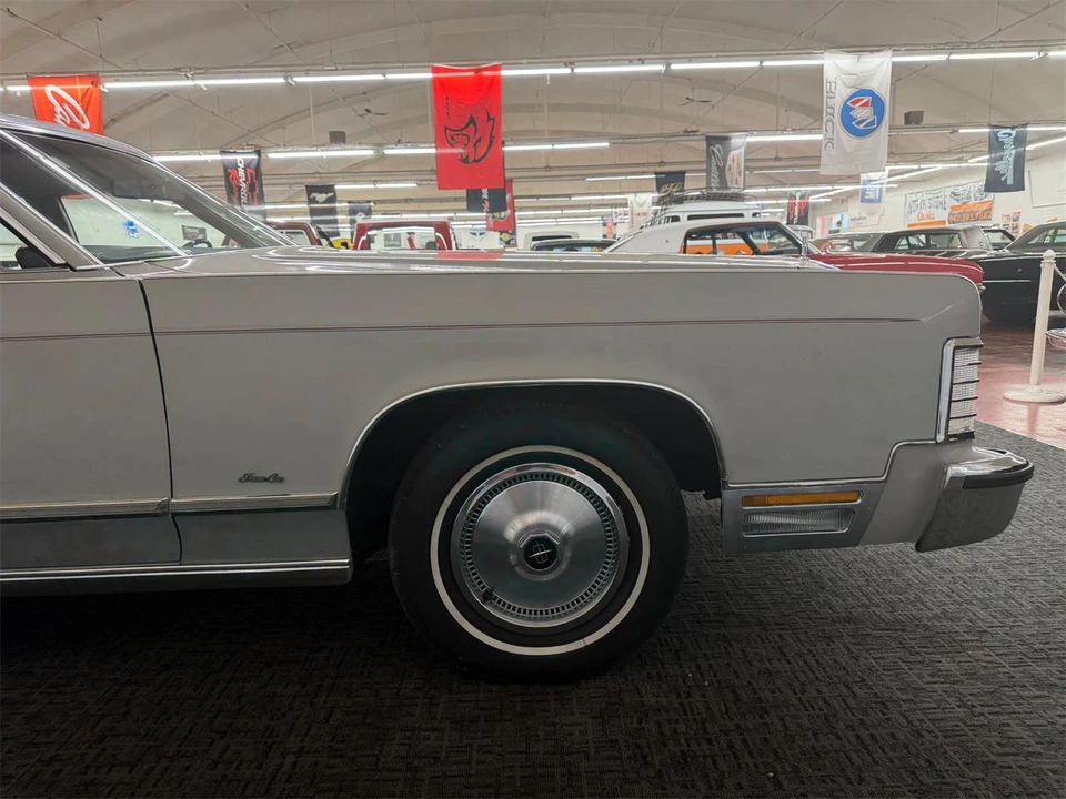 1979 Lincoln Town Car - Image 24 of 31