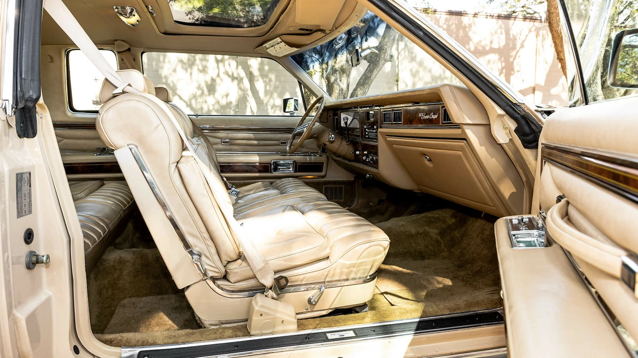 1979 Lincoln Continental 5th Gen - Image 7 of 31