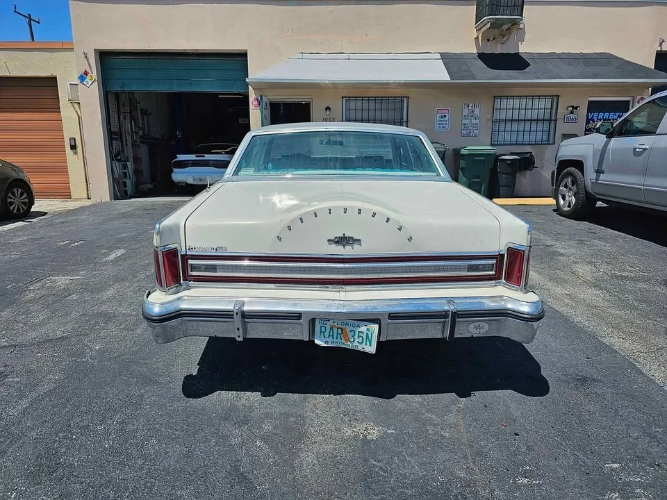 1979 Lincoln Town Car - Image 9 of 10