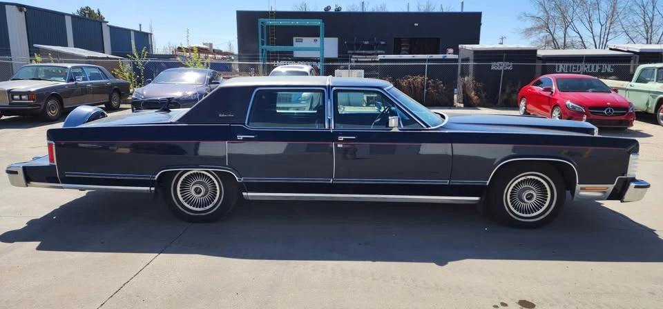 1979 Lincoln Continental 5th Gen - Image 4 of 17