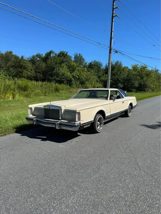 1979 Lincoln Continental 5th Gen - Image 2 of 12