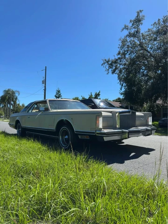 1979 Lincoln Continental 5th Gen - Image 6 of 12