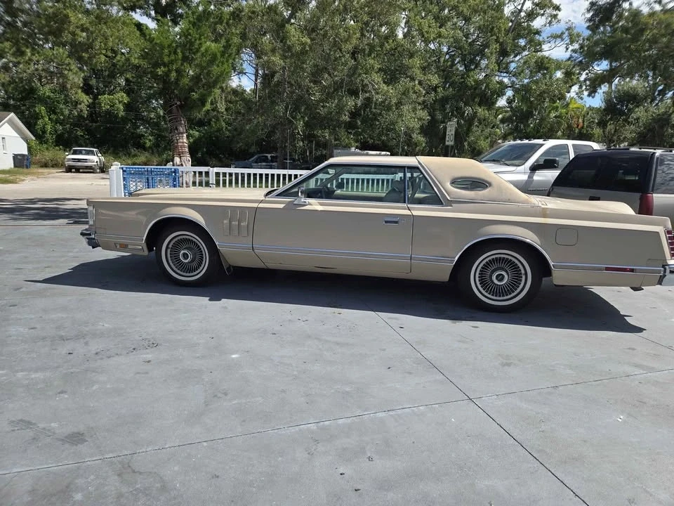 1979 Lincoln Continental 5th Gen - Image 2 of 14