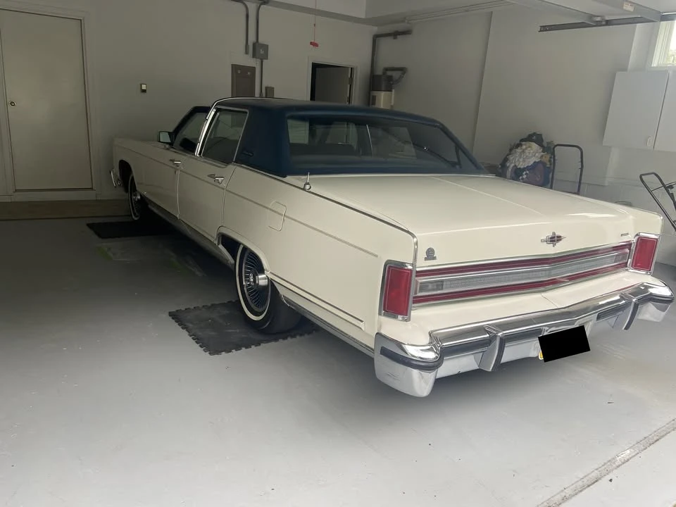 1979 Lincoln Continental 5th Gen - Image 16 of 17